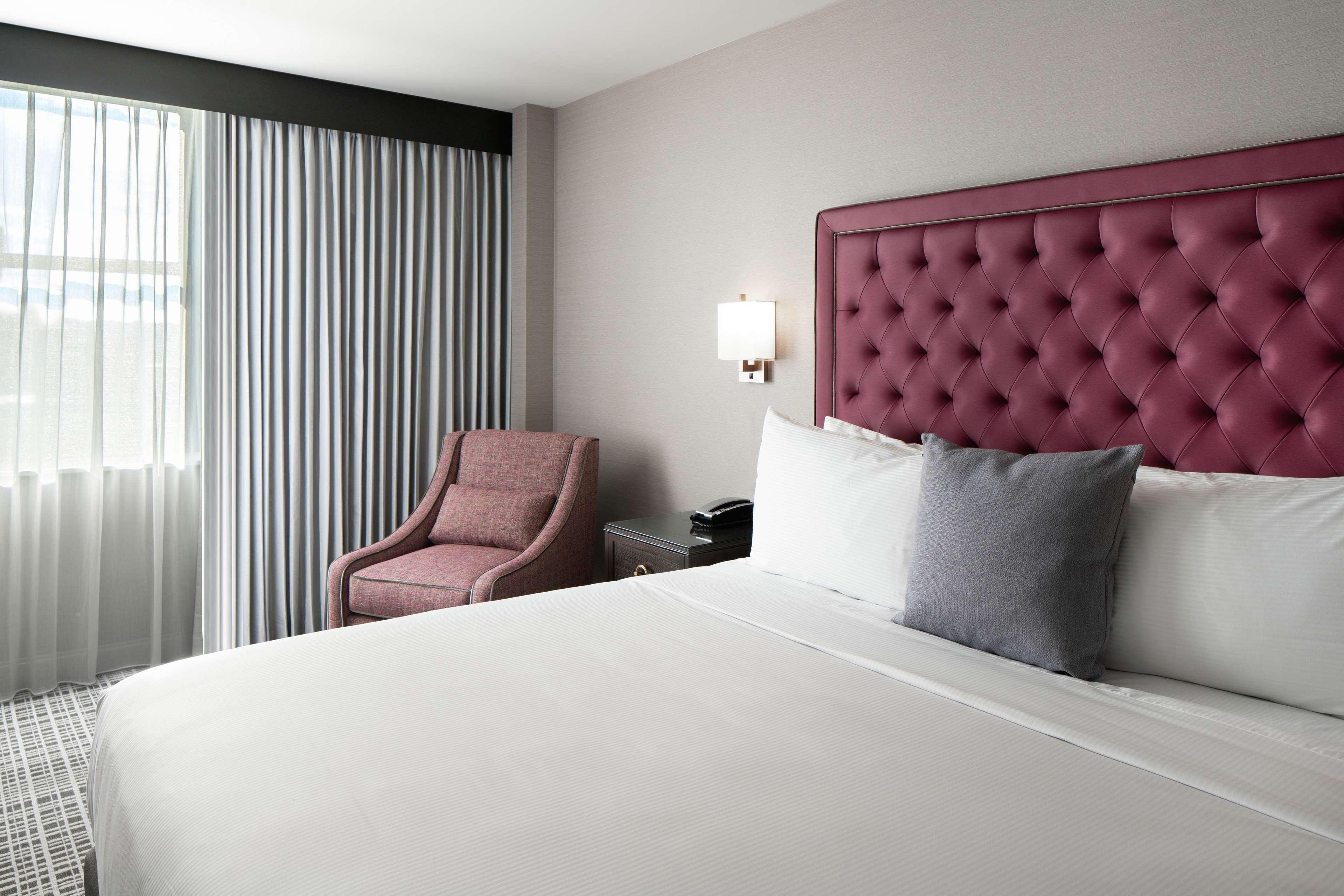 The Axis Moline Hotel, Tapestry Collection By Hilton Exterior photo