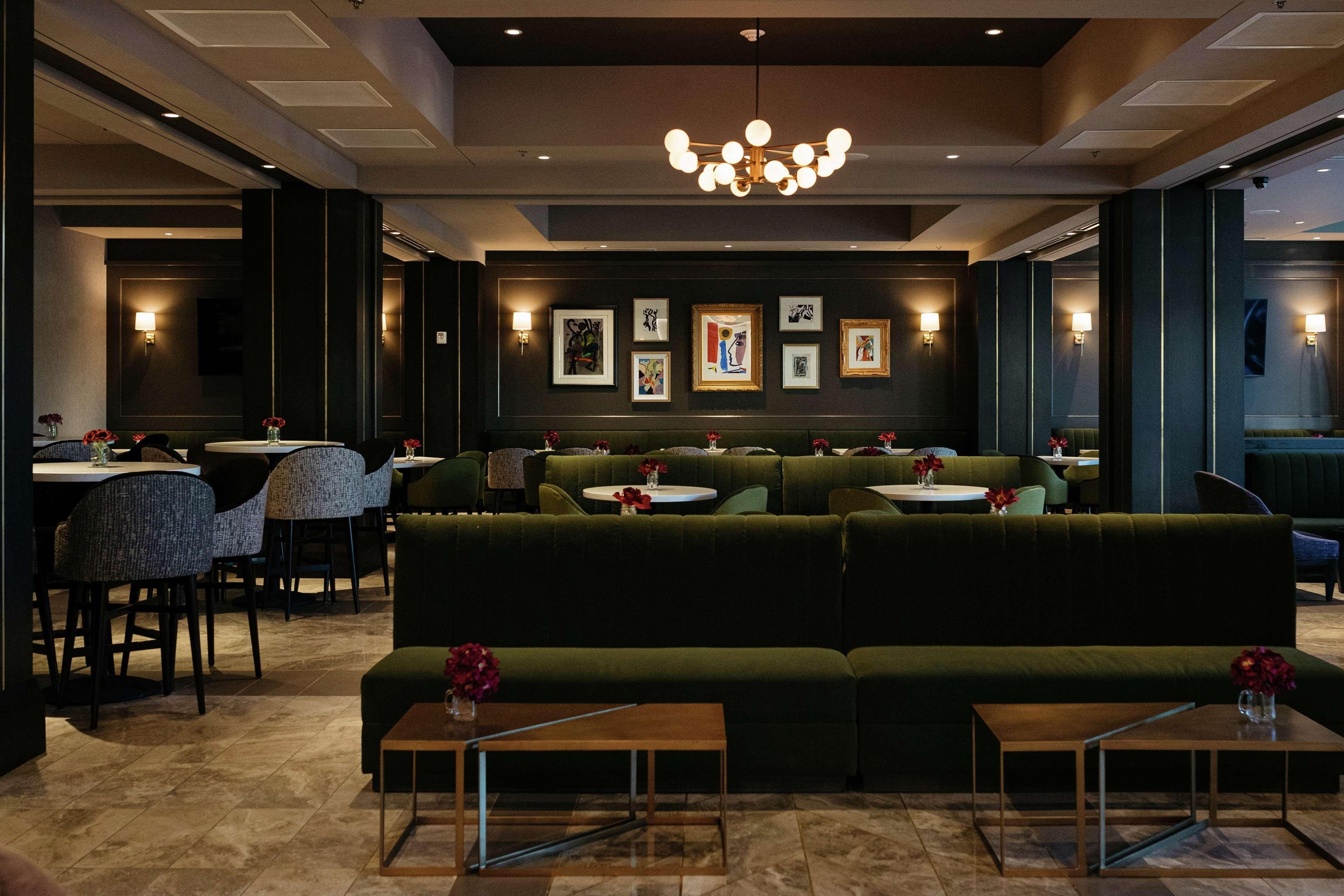 The Axis Moline Hotel, Tapestry Collection By Hilton Exterior photo