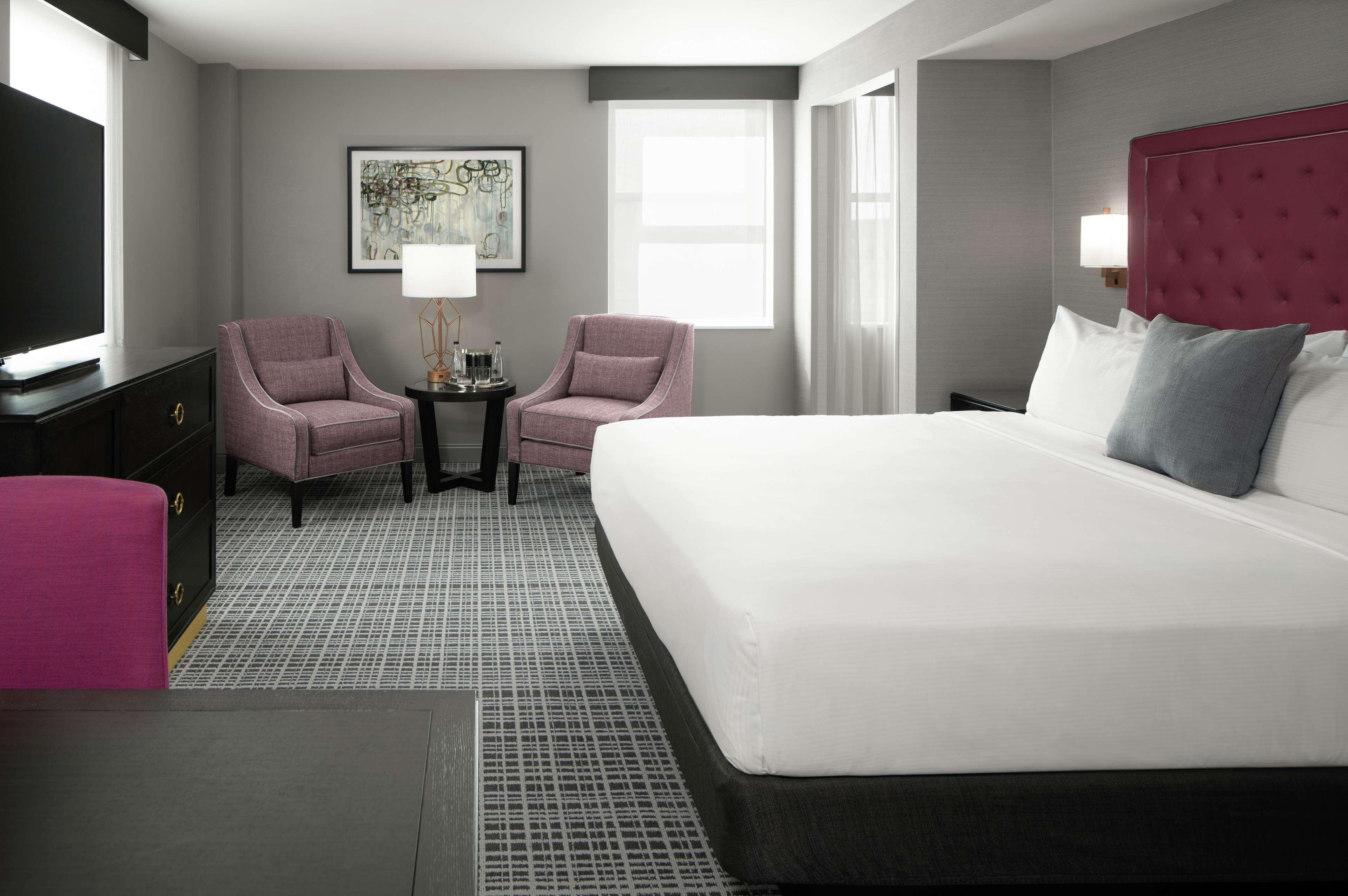 The Axis Moline Hotel, Tapestry Collection By Hilton Exterior photo