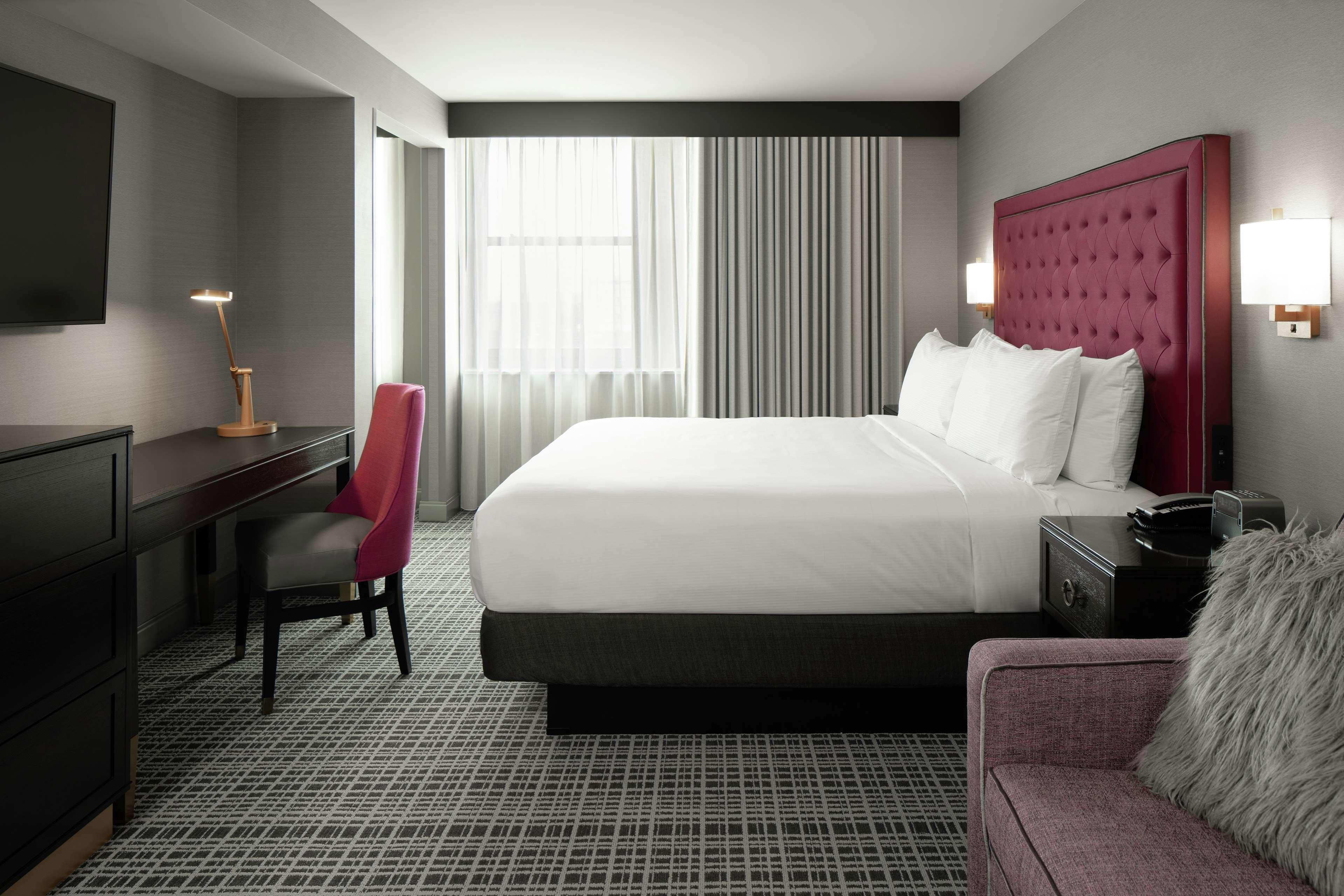 The Axis Moline Hotel, Tapestry Collection By Hilton Exterior photo