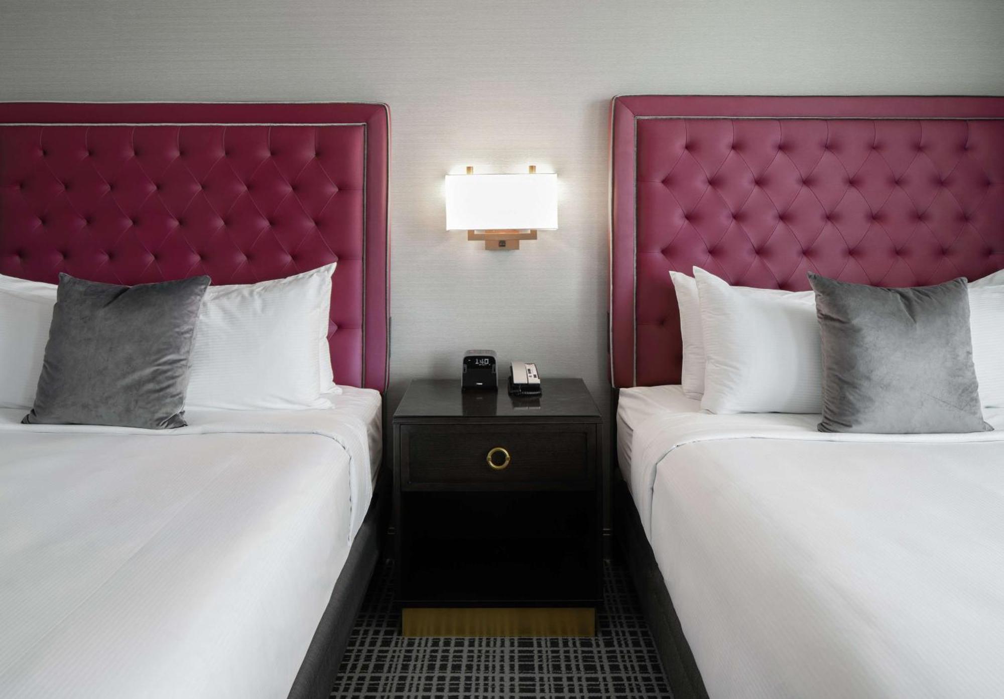 The Axis Moline Hotel, Tapestry Collection By Hilton Exterior photo
