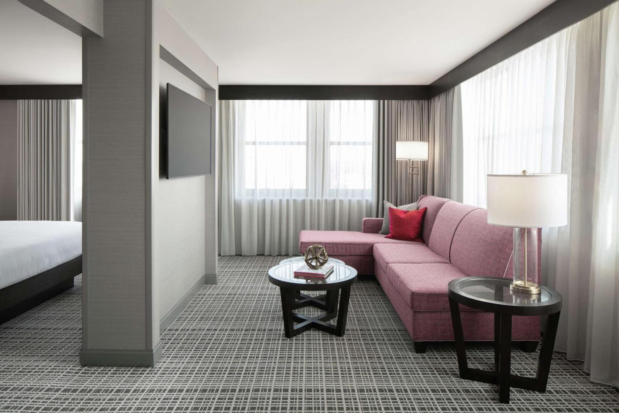 The Axis Moline Hotel, Tapestry Collection By Hilton Exterior photo